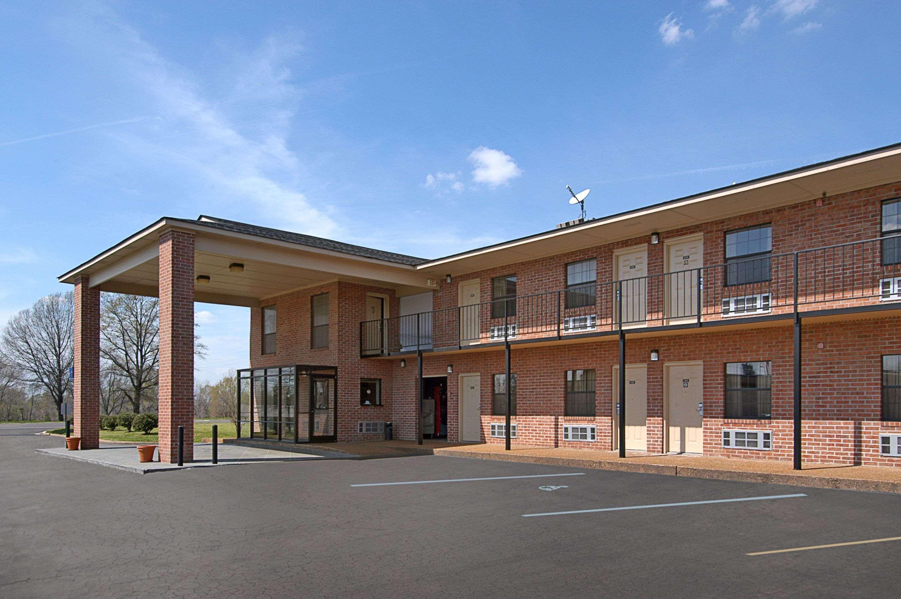 Days Inn By Wyndham Brownsville Экстерьер фото