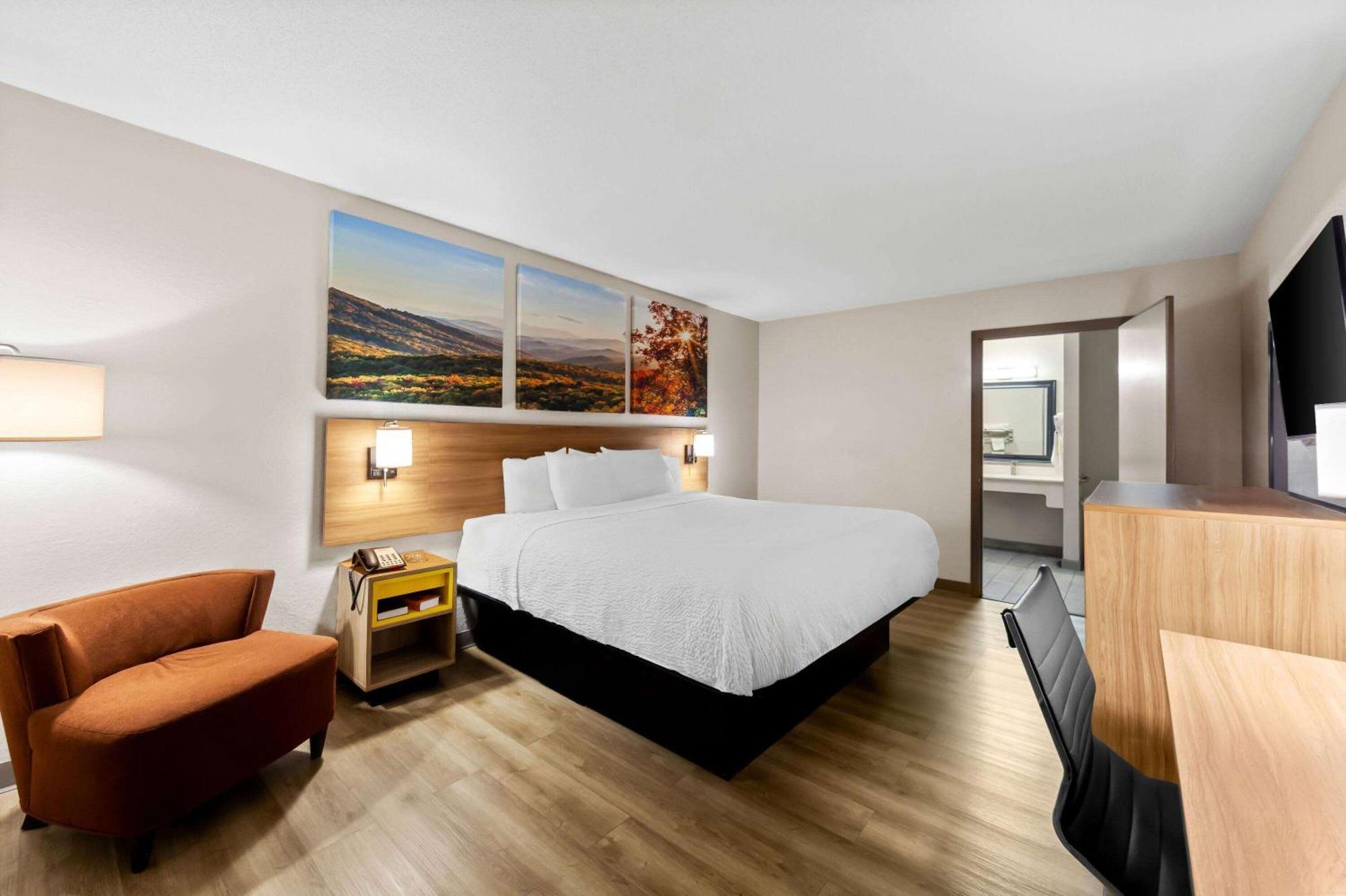 Days Inn By Wyndham Brownsville Экстерьер фото