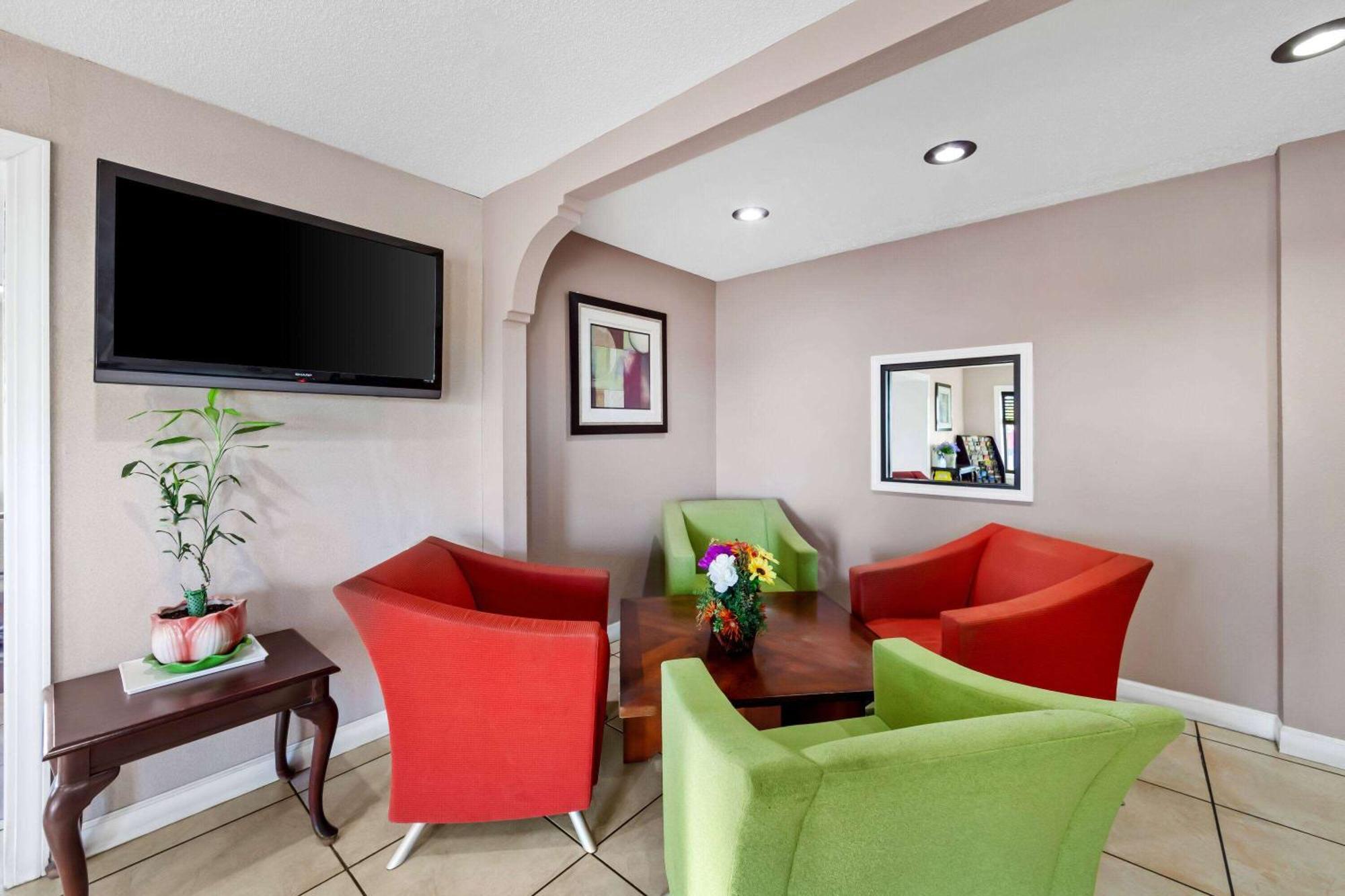 Days Inn By Wyndham Brownsville Экстерьер фото
