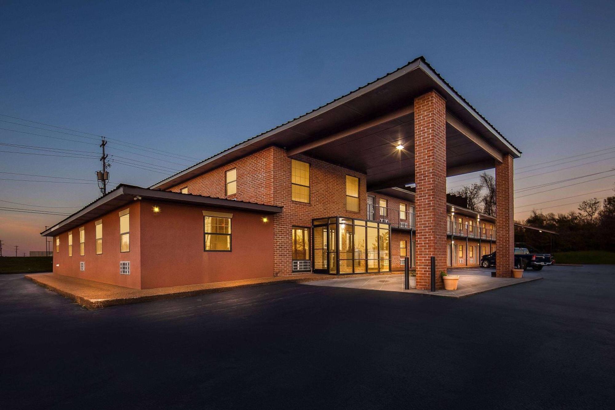 Days Inn By Wyndham Brownsville Экстерьер фото
