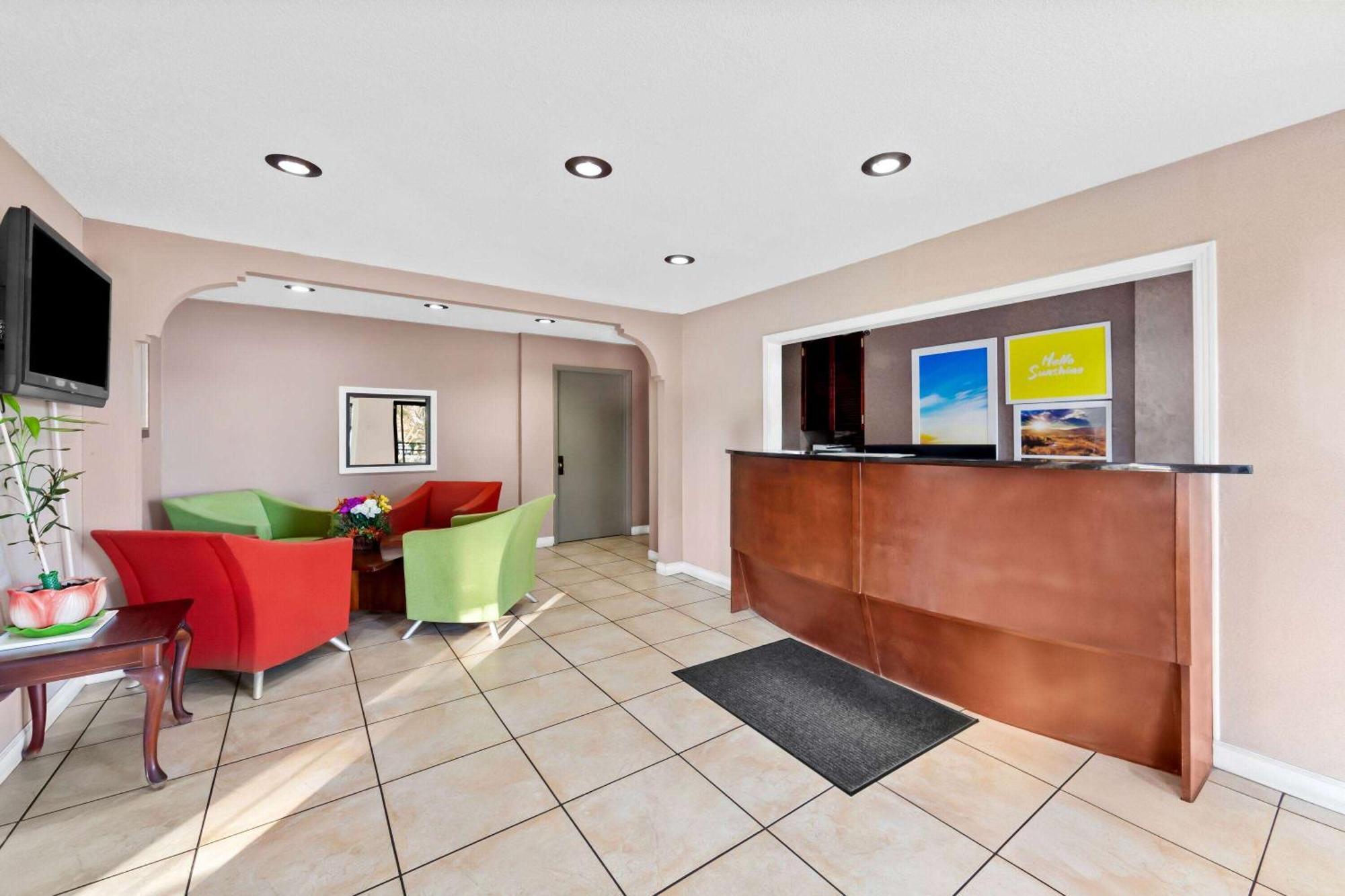 Days Inn By Wyndham Brownsville Экстерьер фото