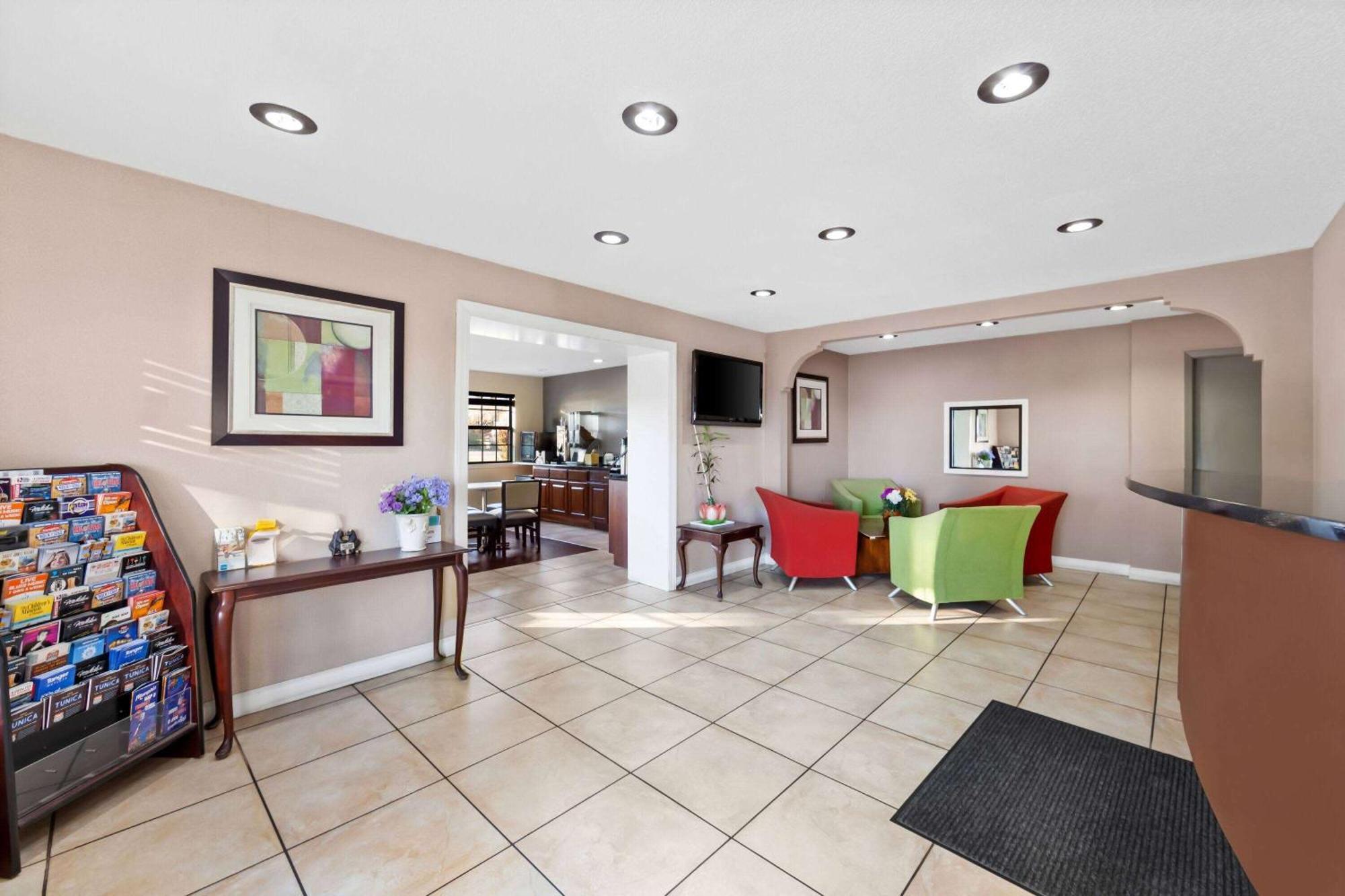 Days Inn By Wyndham Brownsville Экстерьер фото